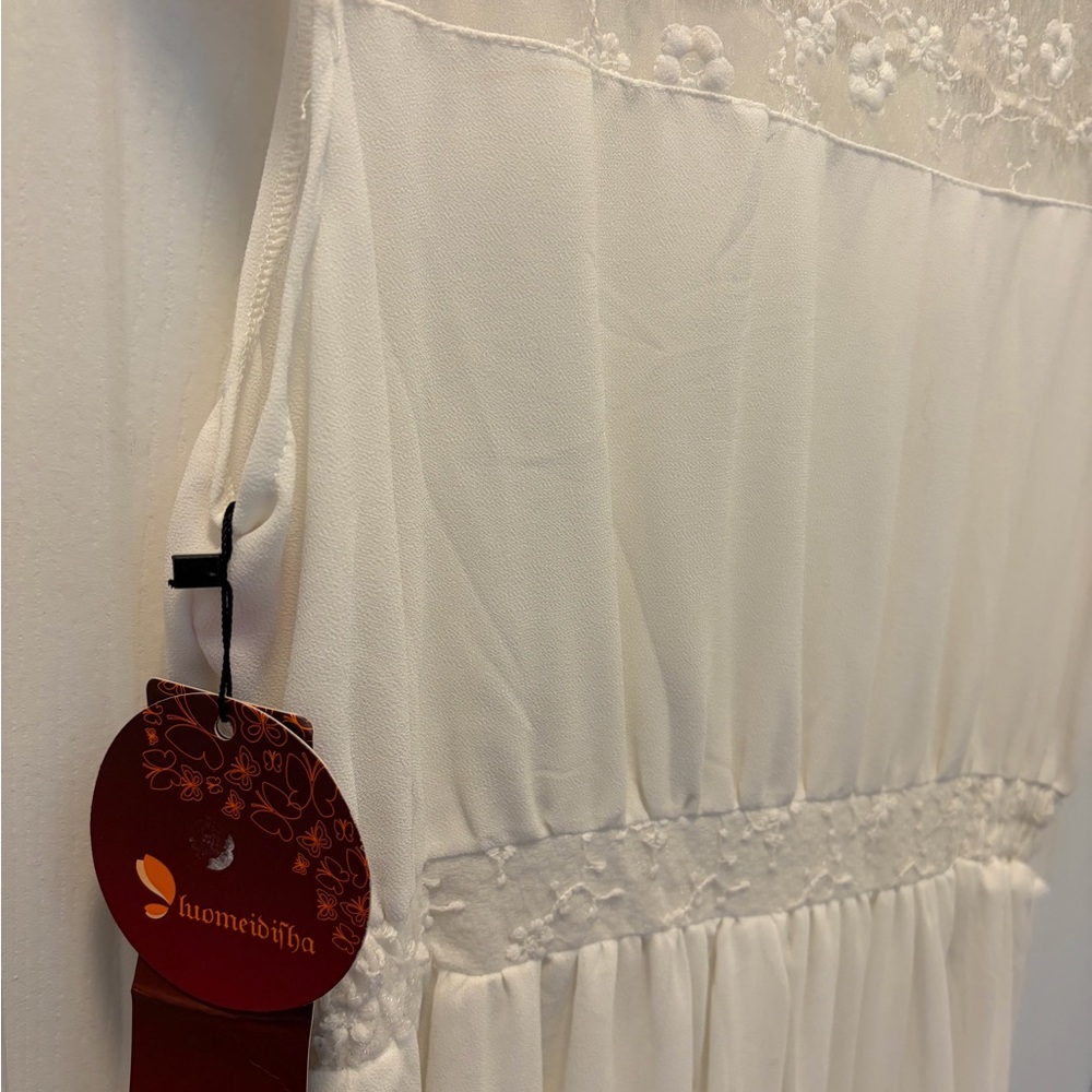 Chic White Lace Maxi Dress - Picture 4 of 4